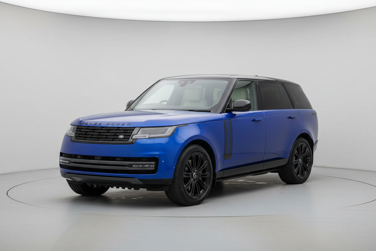 Range Rover L460 2023 On Black Side Steps