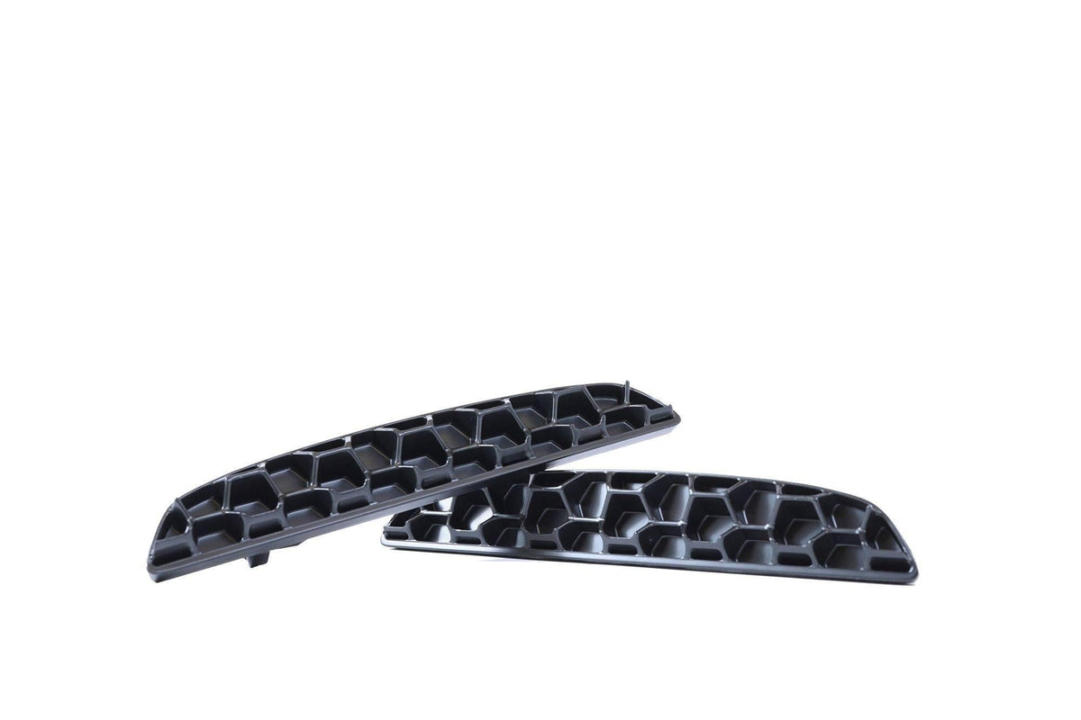 BMW M5 F90 Honeycomb Rear Reflector Deletes (2017-2023) - Premium Bespoke AutoWorks