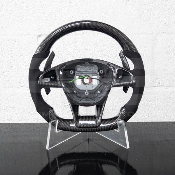 Volante Personalizado Mercedes AMG de Fibra de Carbono con Agarres de Alcantara