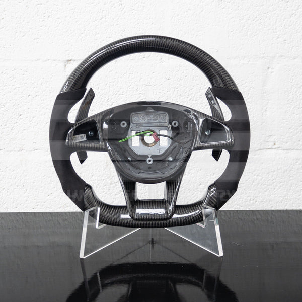 Volante Personalizado Mercedes AMG de Fibra de Carbono con Agarres de Alcantara