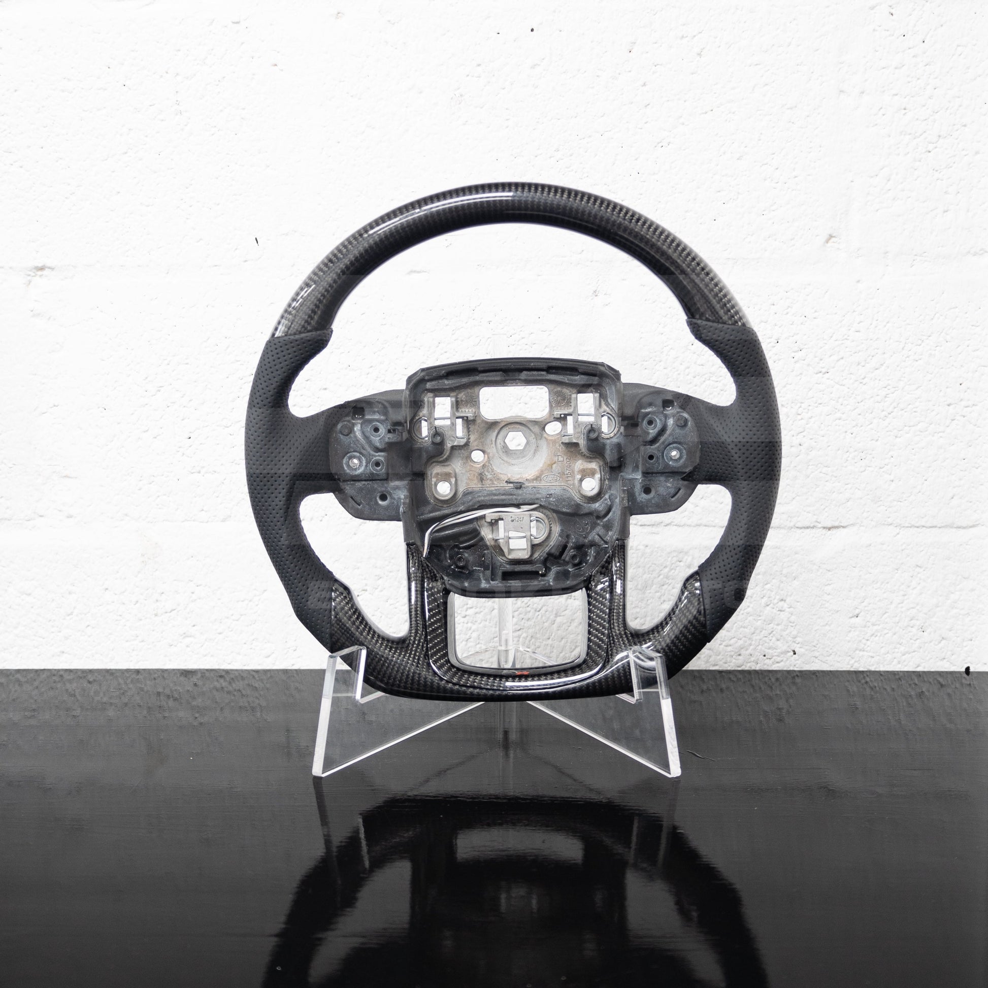 Range Rover SVR Carbon Fibre Steering Wheel