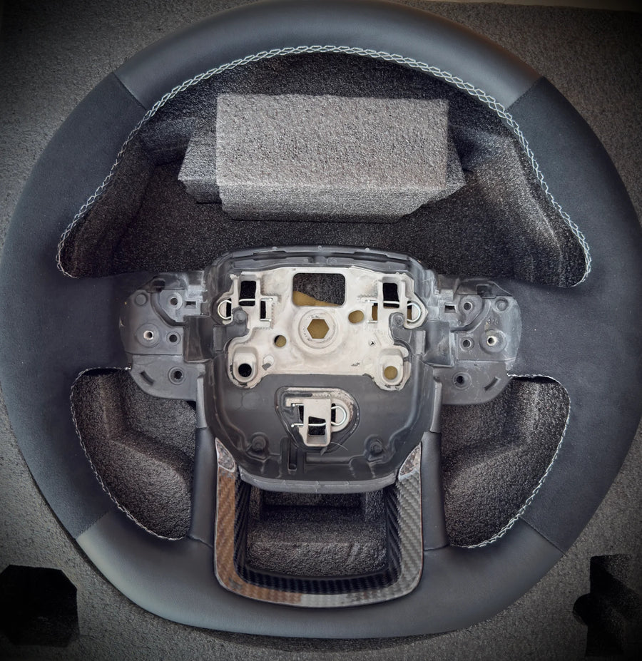 Customer photo of a Range Rover Velar L560 custom steering wheel