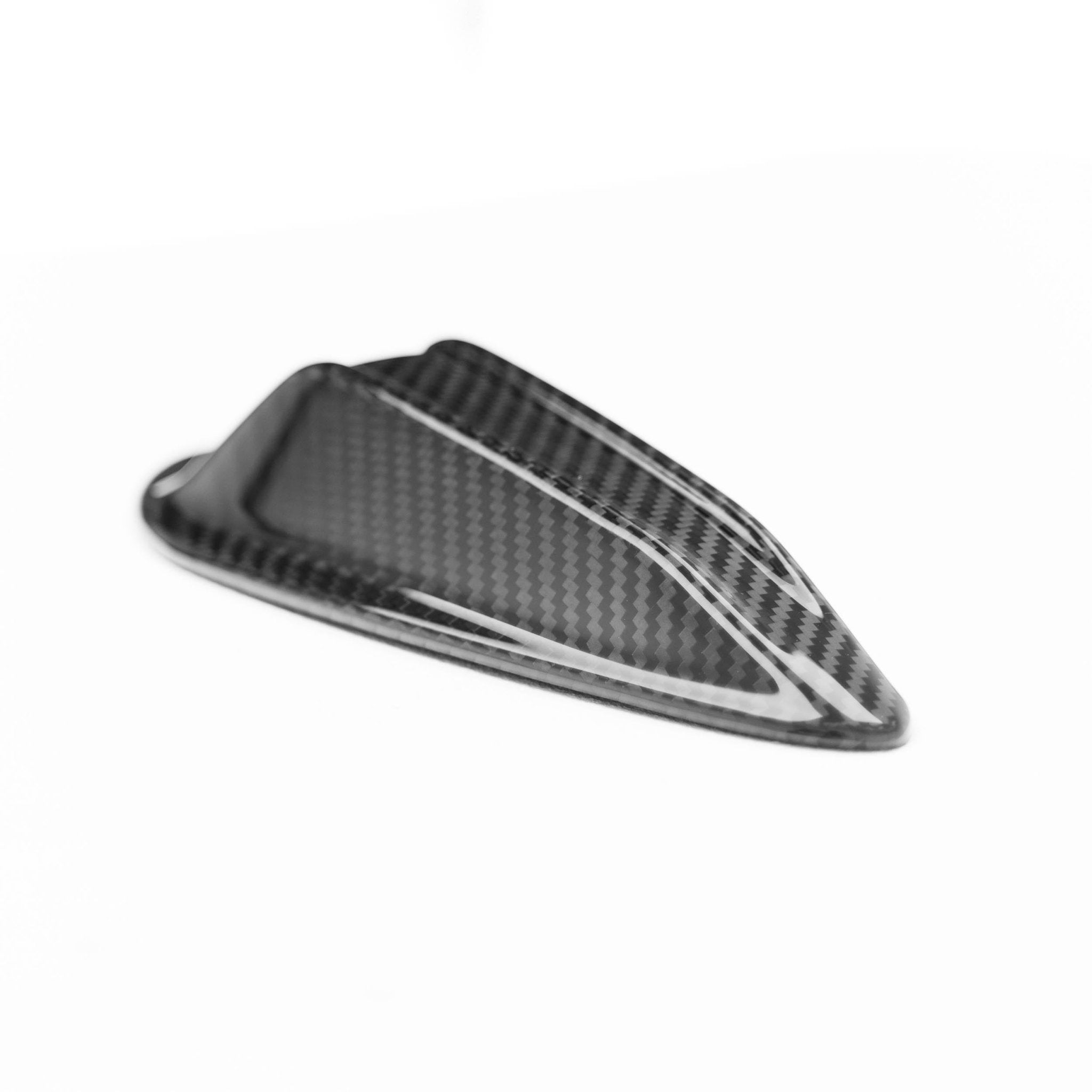 BMW 5 Series G60 & M5 G90 carbon fibre shark fin aerial cover detail