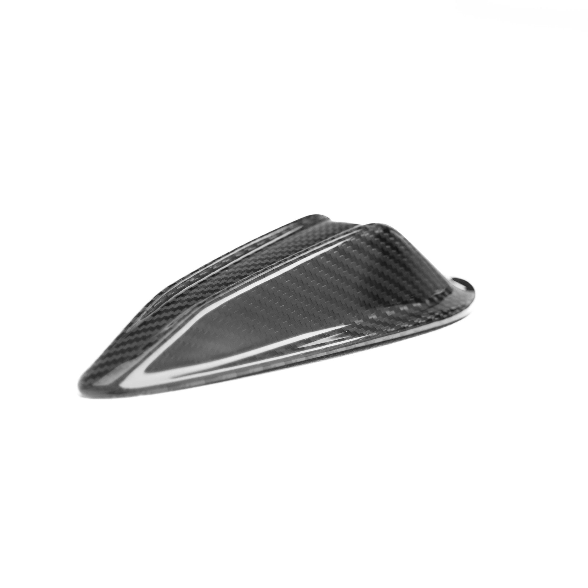 BMW 5 Series G60 & M5 G90 carbon fibre shark fin aerial cover close-up