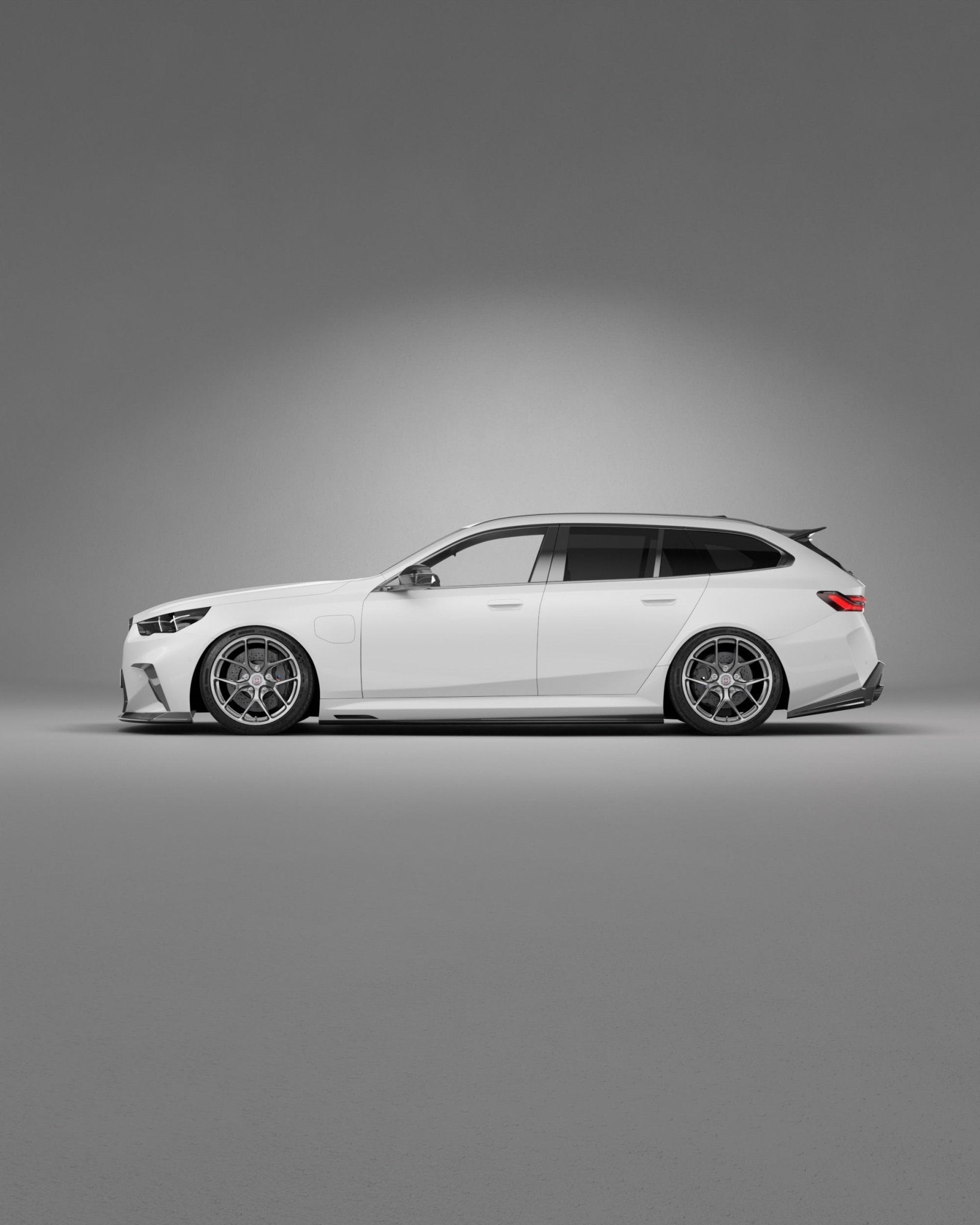 BMW M5 G90/G99 pre-preg carbon fibre PR-1 side skirt detail